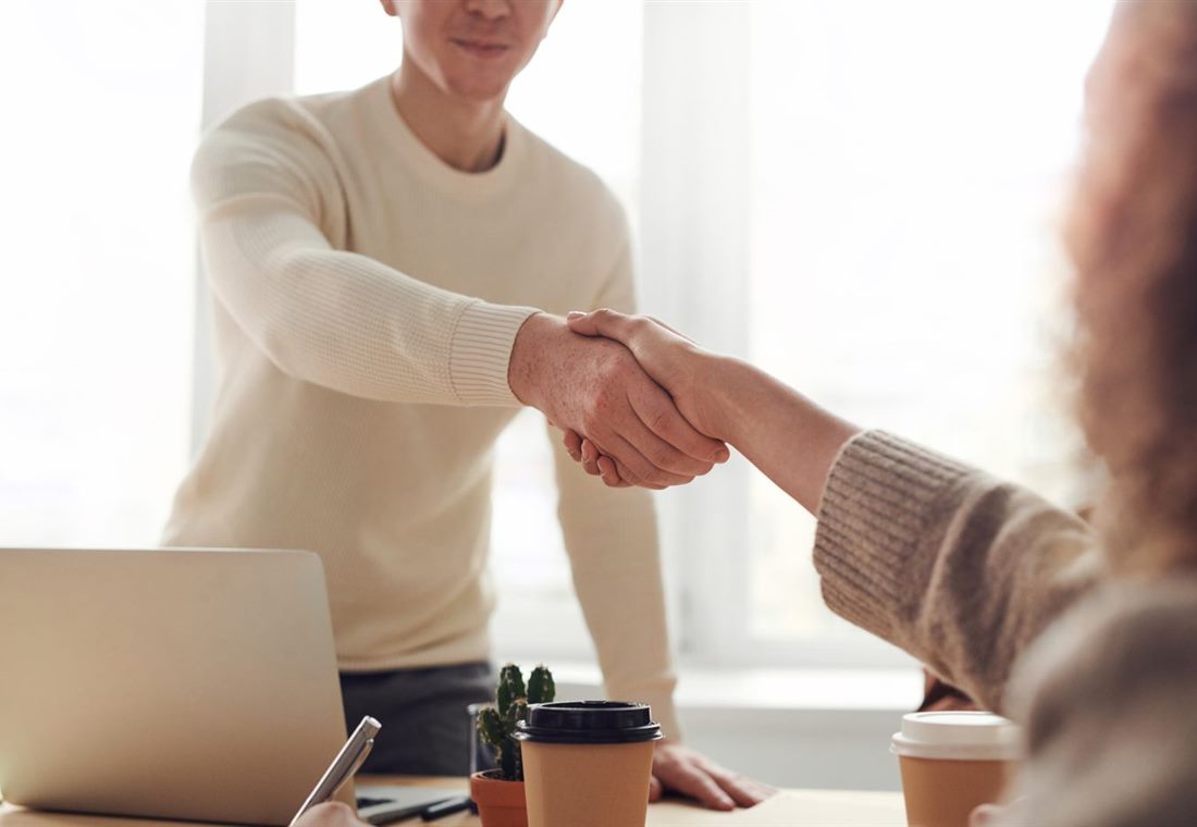 Professionelles Beratungsgespr&auml;ch zwischen Unternehmen und WeitWerth